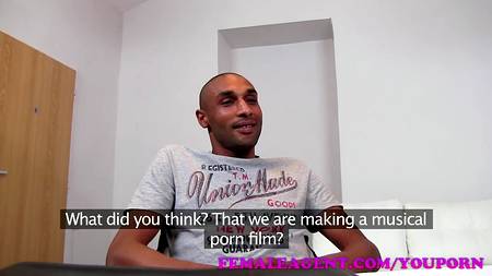 Девочка принимает араба в порно