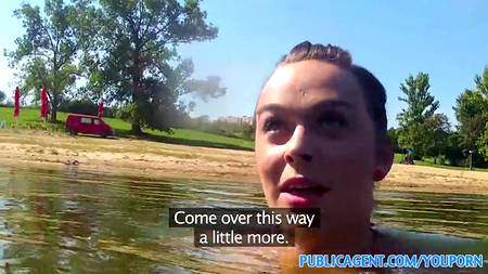 Сисястая русалка занимается сексом в кустах